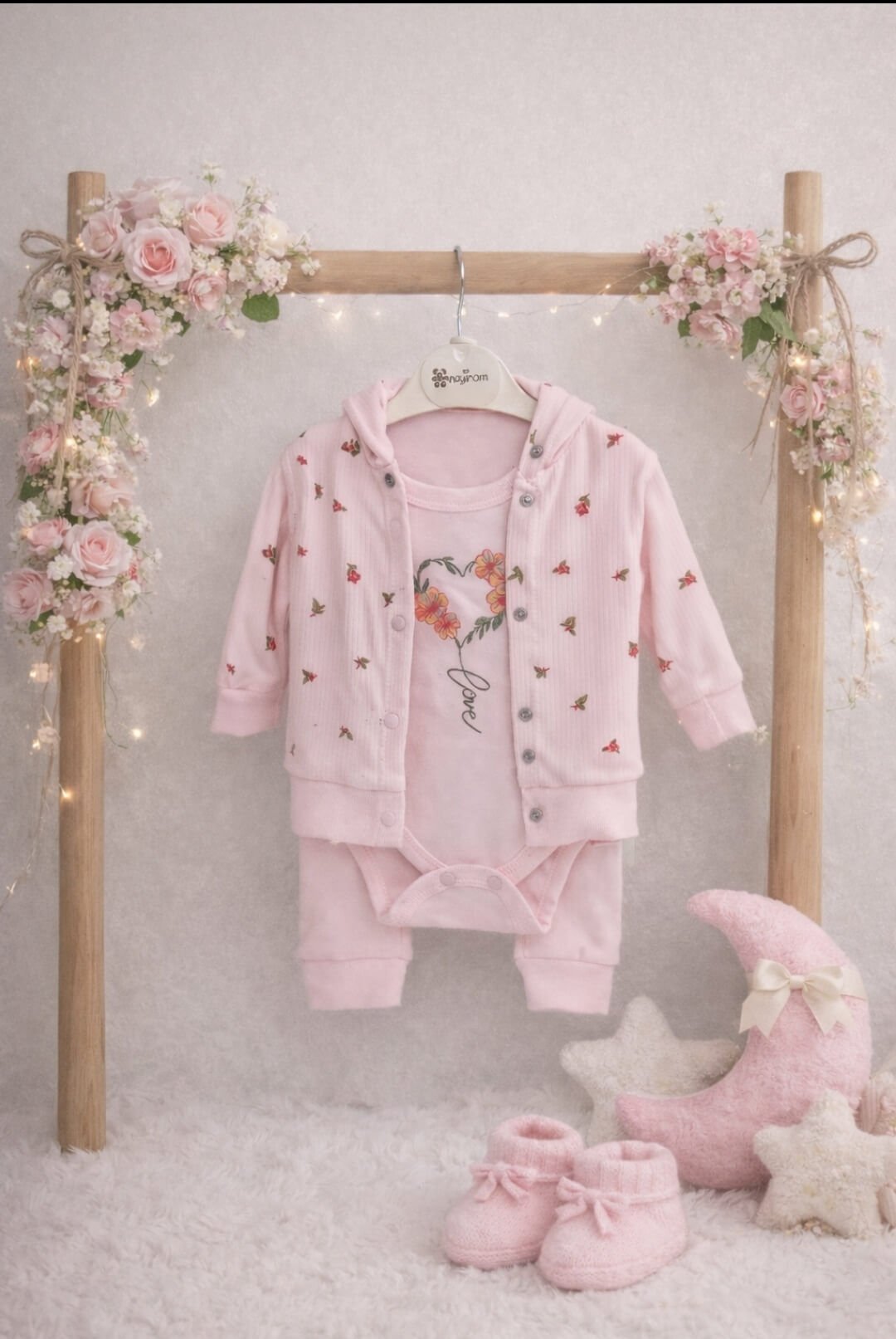Çiçek Desenli Kapüşonlu Kız Bebek 3'lü Takım