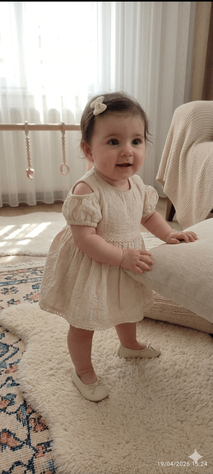 Kız Bebek Krem Dantel Elbise – 0-18 Ay Şık ve Zarif Bebek Elbisesi