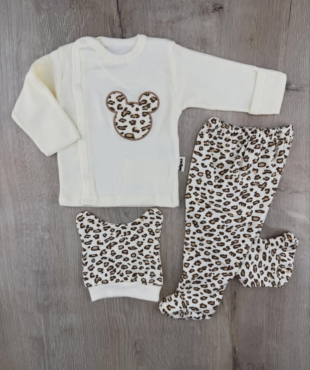 %100 Pamuk Leopar Desenli 3'lü Kız Bebek Takımı